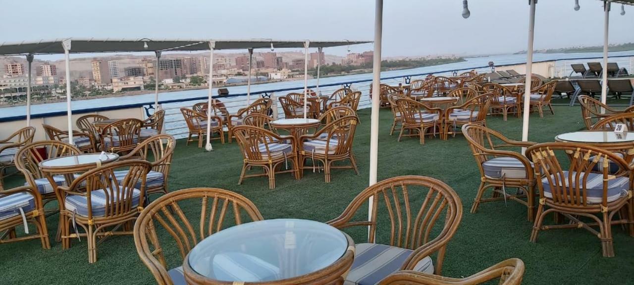 Hotel Ship Queen Isis Elminya 알 미니아 외부 사진