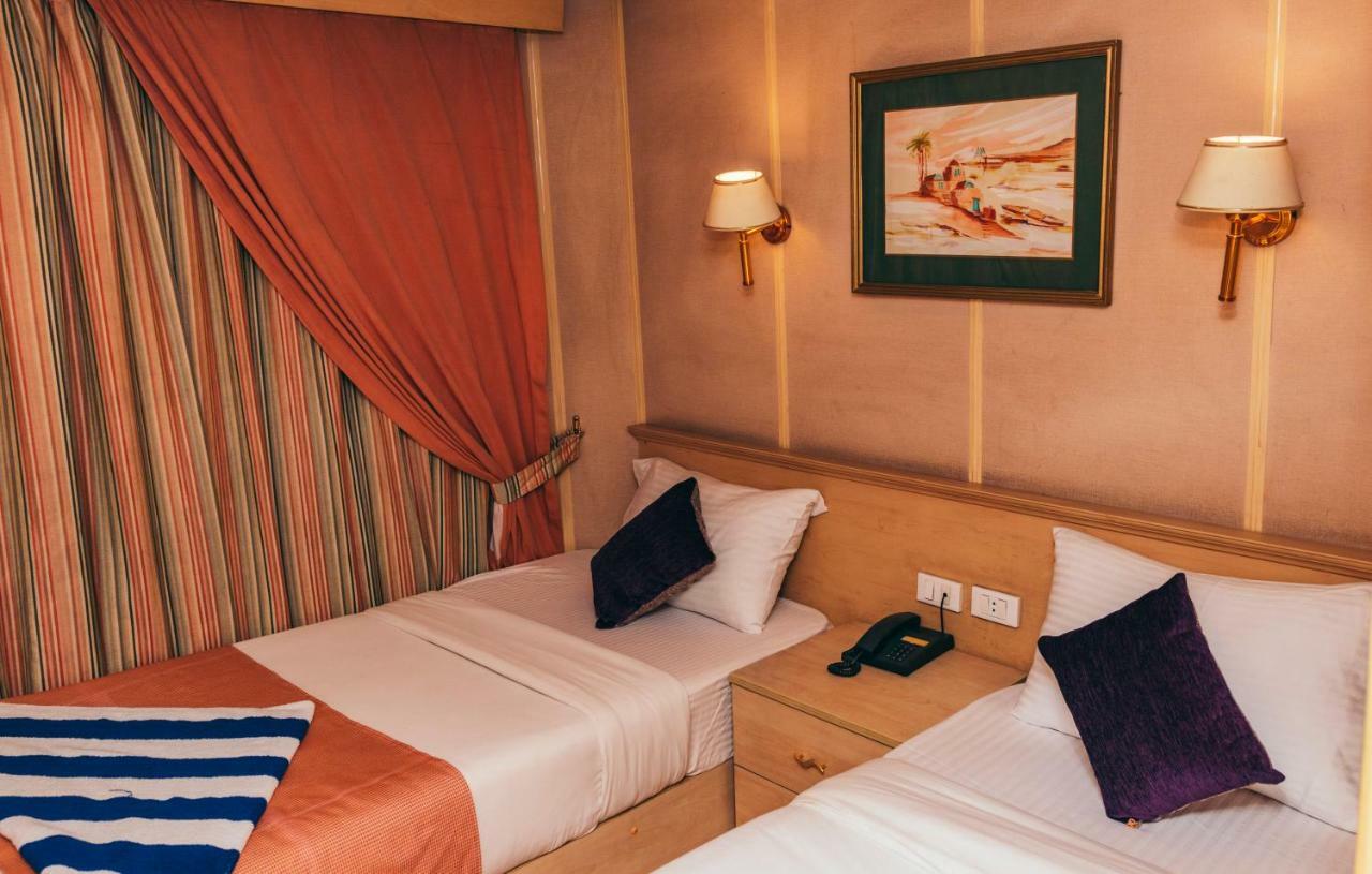 Hotel Ship Queen Isis Elminya 알 미니아 외부 사진